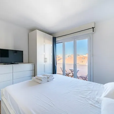 Wonderful 2 Bedroom With Sea View