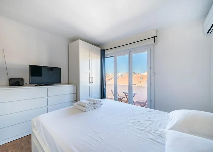 Wonderful 2 Bedroom With Sea View