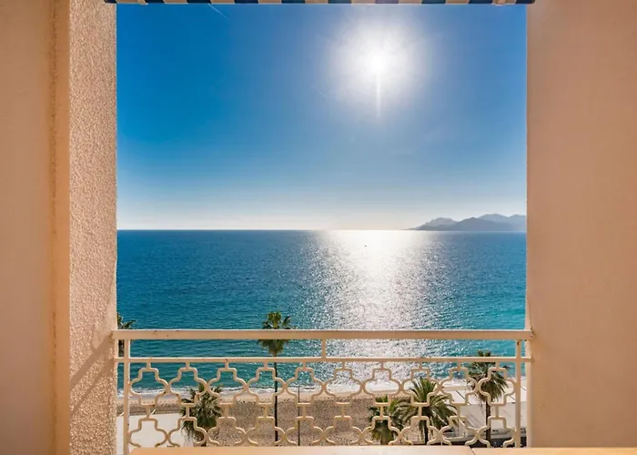 Wonderful 2 Bedroom With Sea View Apartman *