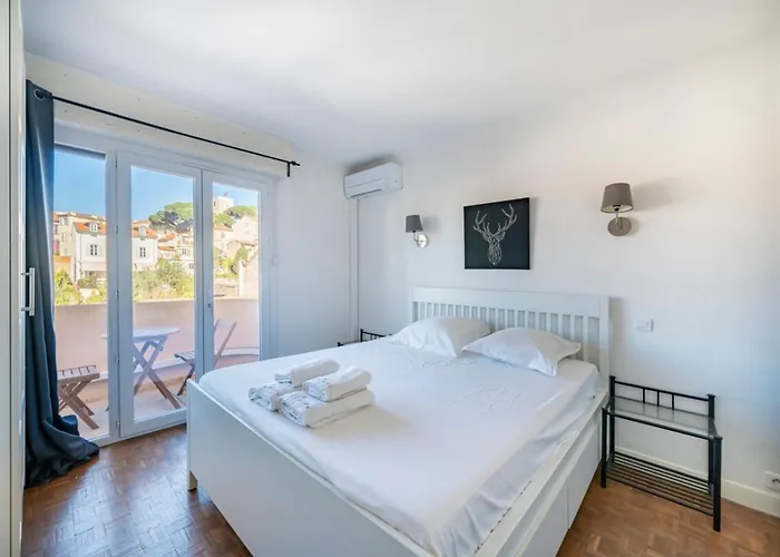 Wonderful 2 Bedroom With Sea View Apartman *