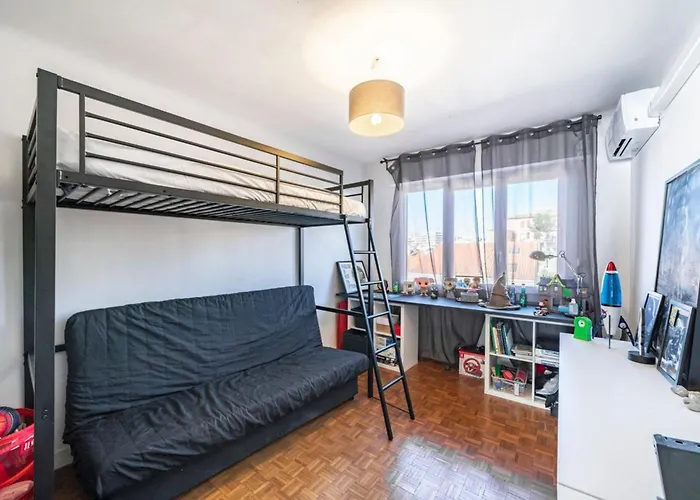 Apartman Wonderful 2 Bedroom With Sea View