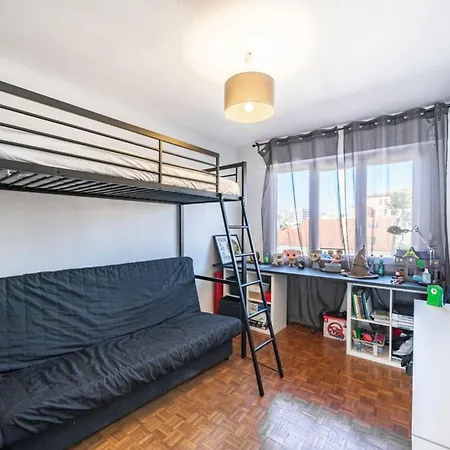 Apartman Wonderful 2 Bedroom With Sea View